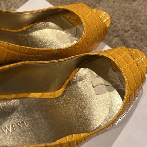 Yellow peep toe heels - Picture 3 of 5